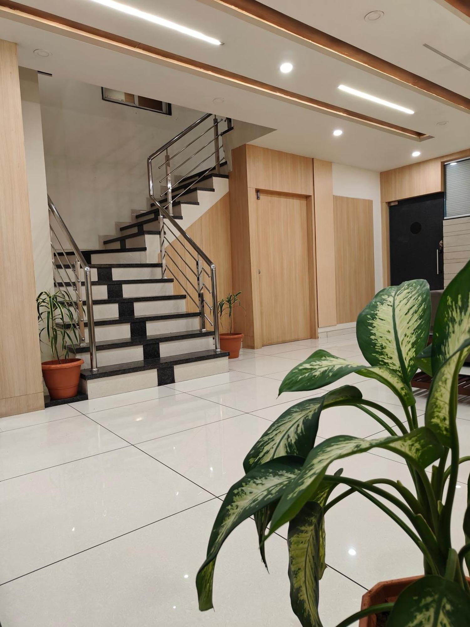 Hotel Sahyog&Rooms Surat Exterior foto